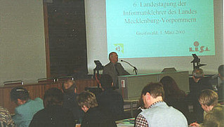 Dr. Breier eröffnet die Tagung Dr. Breier eröffnet die Tagung
